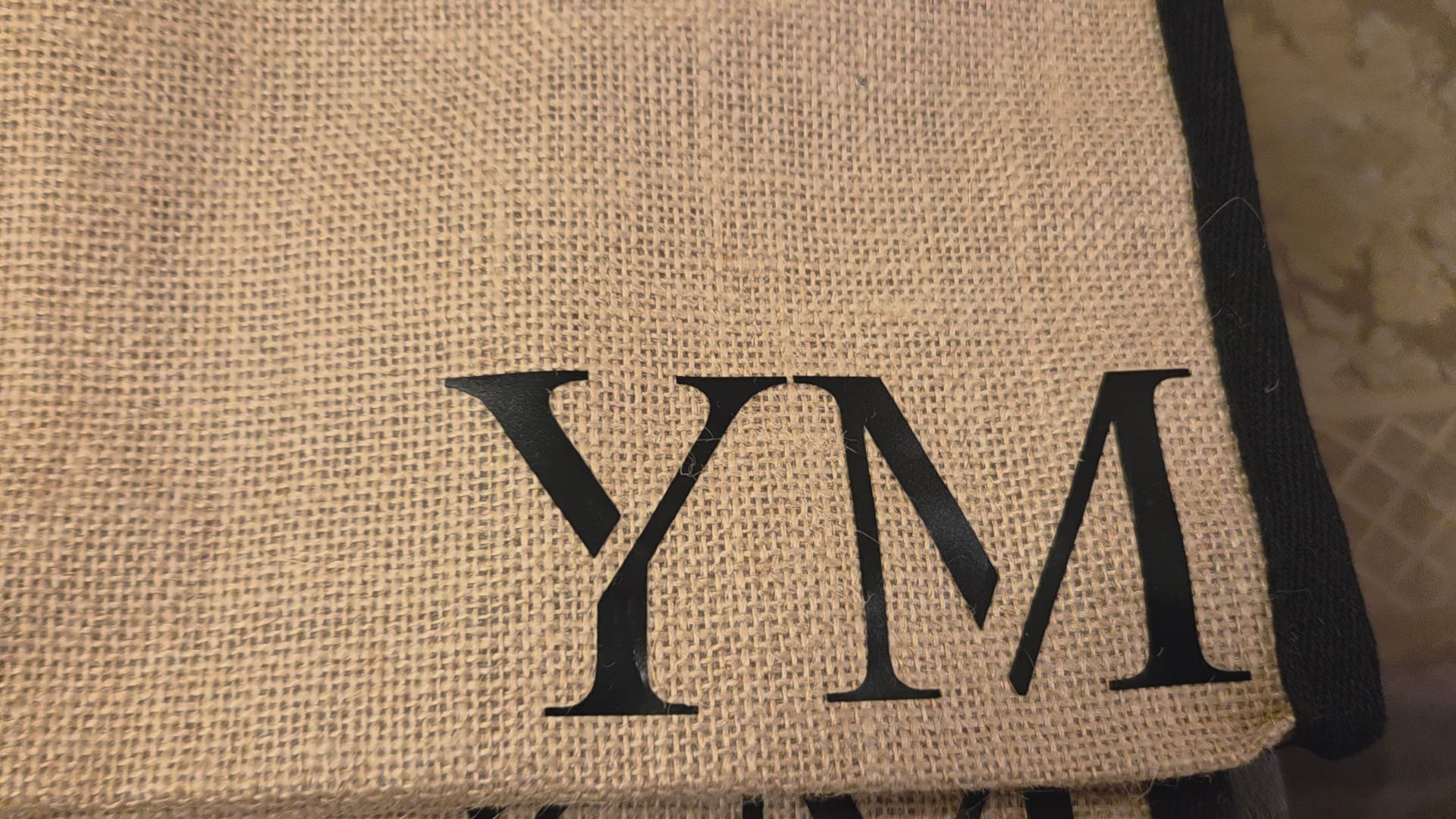 Two-color welcome bag